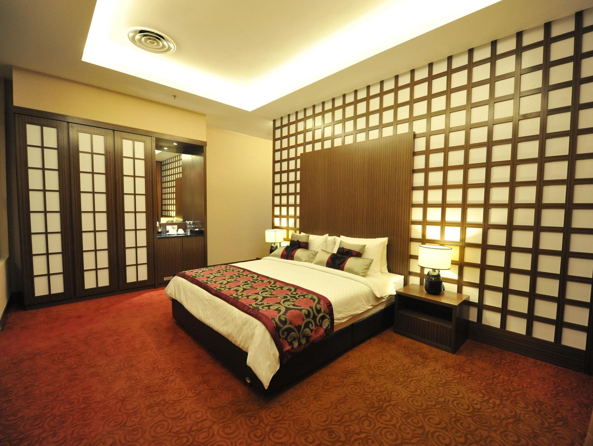 11@century Hotel 3*