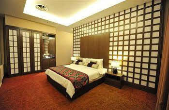 11@century 3*
